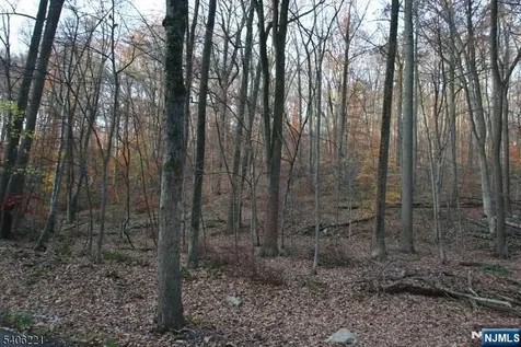 Sweet Hollow Road Holland NJ 08848