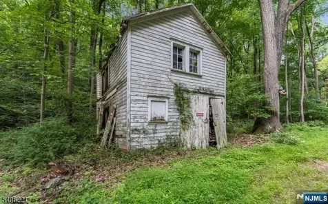 Sweet Hollow Road Holland NJ 08848