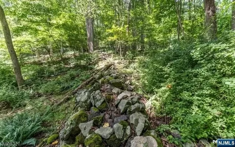Sweet Hollow Road Holland NJ 08848