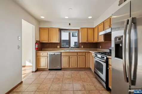 407 Jane Street Fort Lee NJ 07024