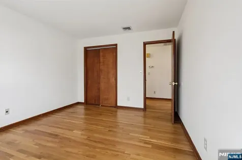407 Jane Street Fort Lee NJ 07024