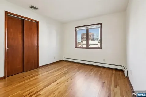 407 Jane Street Fort Lee NJ 07024
