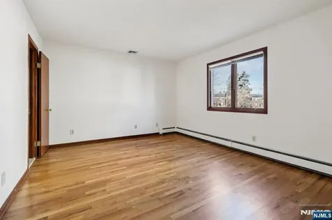 407 Jane Street Fort Lee NJ 07024