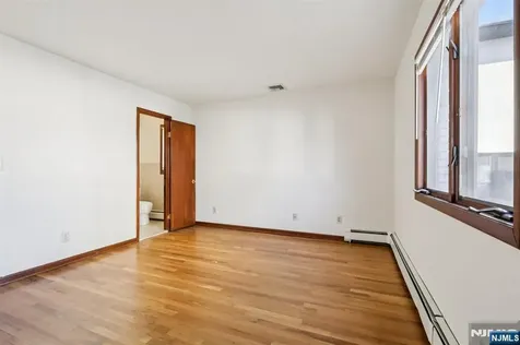 407 Jane Street Fort Lee NJ 07024