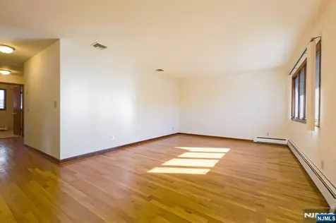 407 Jane Street Fort Lee NJ 07024