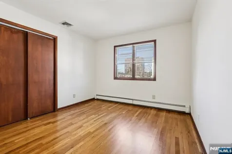 407 Jane Street Fort Lee NJ 07024