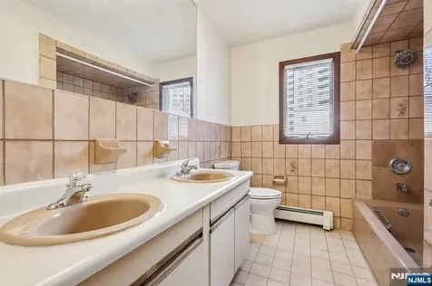 407 Jane Street Fort Lee NJ 07024