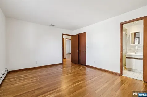 407 Jane Street Fort Lee NJ 07024