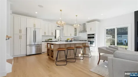 4 Hilltop Way Essex Fells NJ 07021