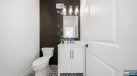 4 Hilltop Way Essex Fells NJ 07021