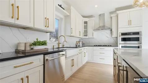 4 Hilltop Way Essex Fells NJ 07021