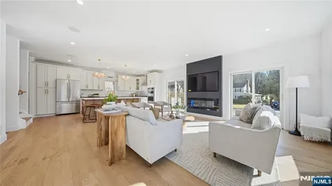 4 Hilltop Way Essex Fells NJ 07021