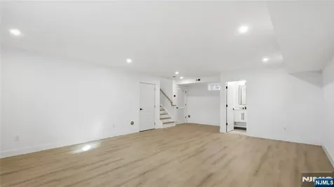 4 Hilltop Way Essex Fells NJ 07021