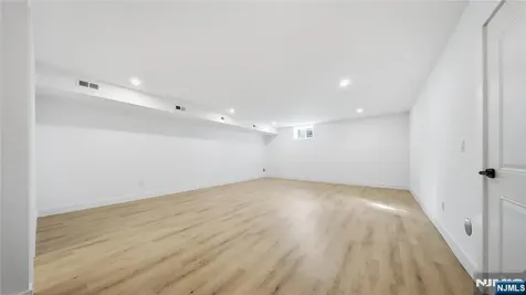 4 Hilltop Way Essex Fells NJ 07021