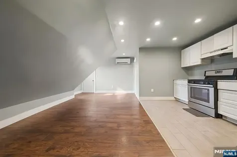 297 Runyon Street Newark NJ 07108