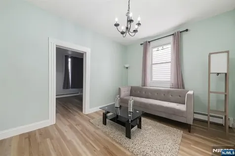 297 Runyon Street Newark NJ 07108