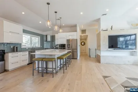 37 New Street Cresskill NJ 07626