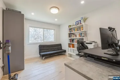 37 New Street Cresskill NJ 07626