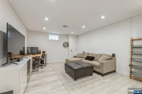 37 New Street Cresskill NJ 07626