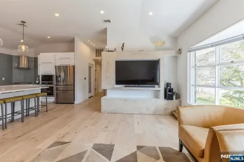 37 New Street Cresskill NJ 07626