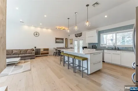 37 New Street Cresskill NJ 07626