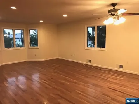 441 Hillcrest Place Palisades Park NJ 07650