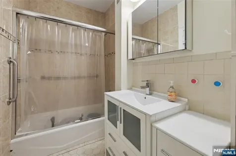 100 Palisade Avenue Englewood NJ 07631