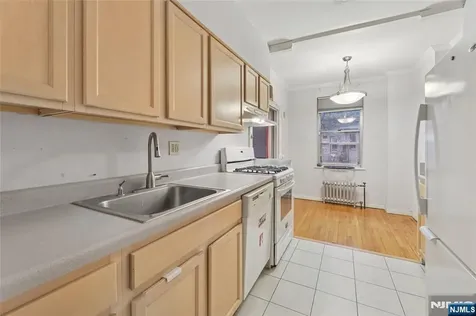 100 Palisade Avenue Englewood NJ 07631