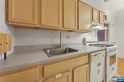100 Palisade Avenue Englewood NJ 07631