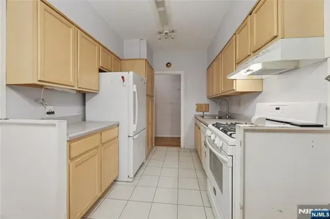 100 Palisade Avenue Englewood NJ 07631