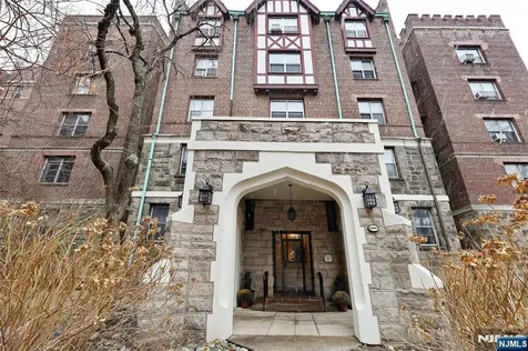 100 Palisade Avenue Englewood NJ 07631