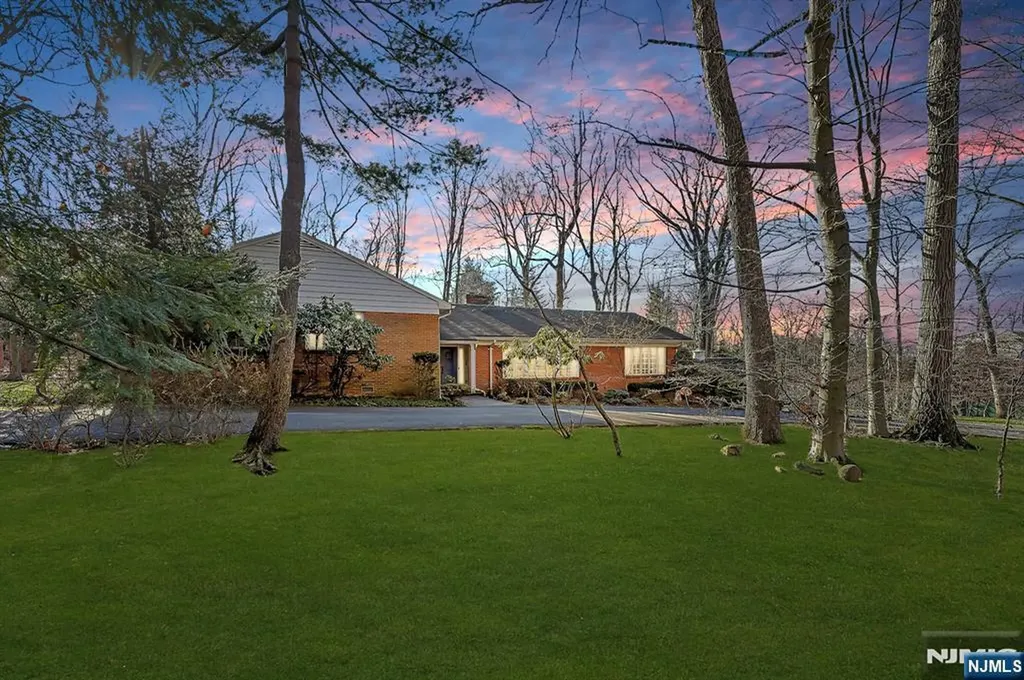 32 Litchfield Way Alpine NJ 07620