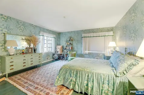 32 Litchfield Way Alpine NJ 07620