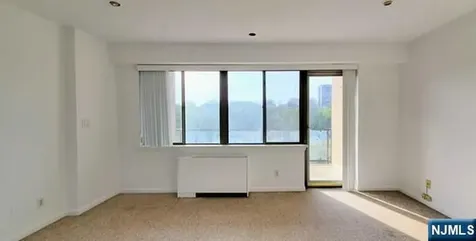 1203 River Road Edgewater NJ 07020