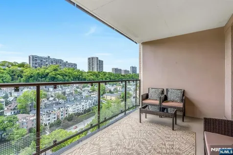 1203 River Road Edgewater NJ 07020