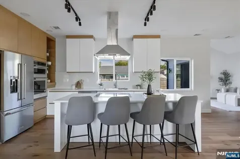 27 Sullivan Drive Emerson NJ 07630