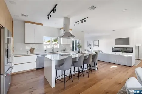 27 Sullivan Drive Emerson NJ 07630