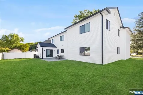 27 Sullivan Drive Emerson NJ 07630