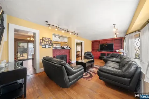 185 Larch Avenue Teaneck NJ 07666