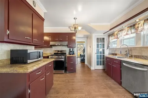 185 Larch Avenue Teaneck NJ 07666