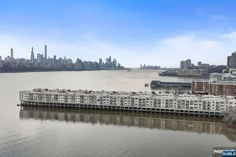 344 The Promenade Edgewater NJ 07020