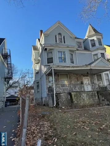 79 Chestnut Street East Orange NJ 07018