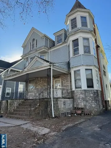 79 Chestnut Street East Orange NJ 07018