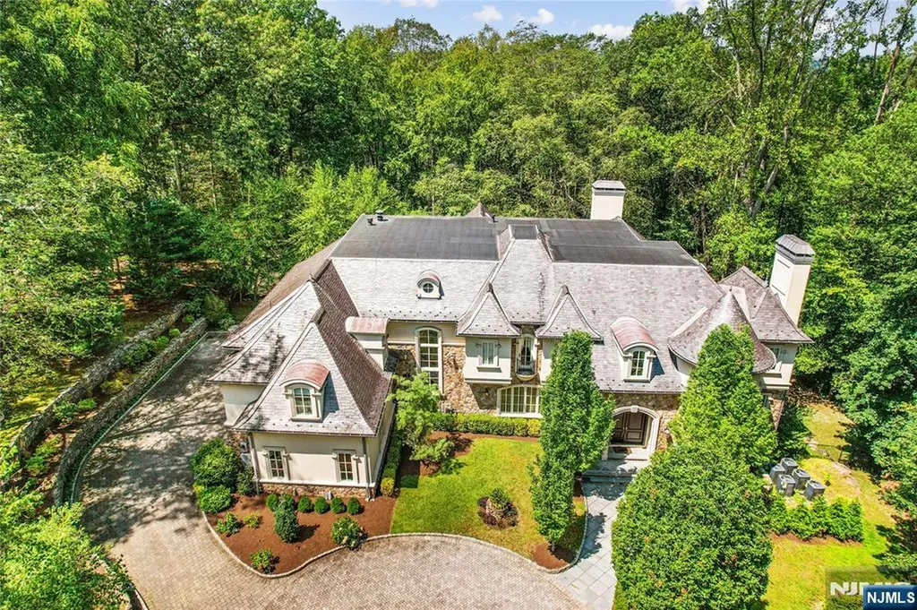 15 N Church Road Saddle River NJ 07458