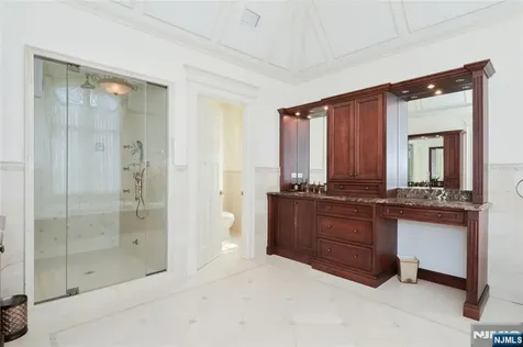 15 N Church Road Saddle River NJ 07458