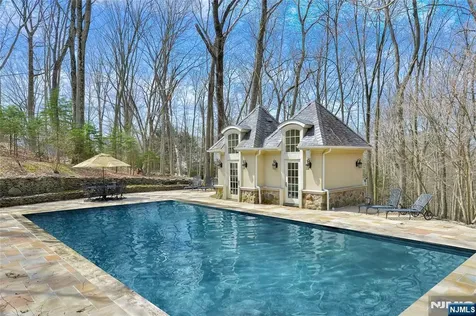 15 N Church Road Saddle River NJ 07458
