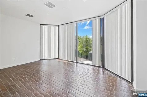 60 Pompton Avenue Verona NJ 07044