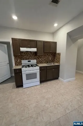 144 8th Street Hawthorne NJ 07506
