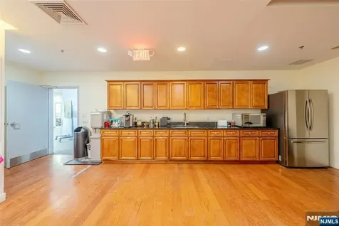 450 Commerce Boulevard Carlstadt NJ 07072