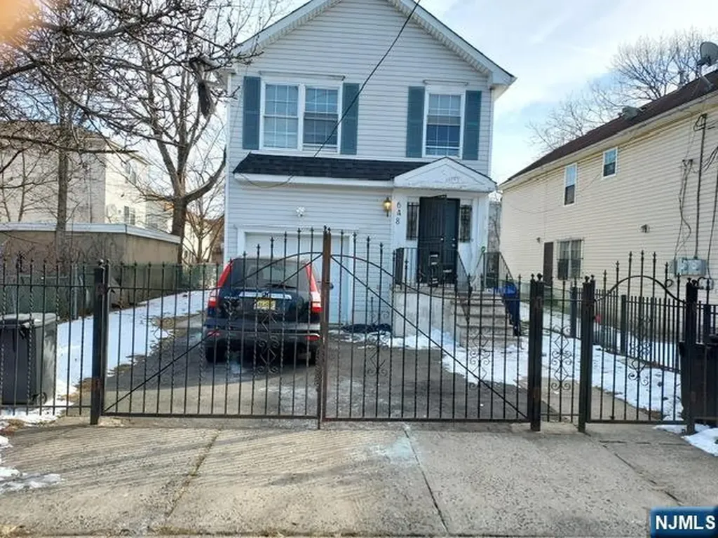 648 S 15th Street Newark NJ 07103